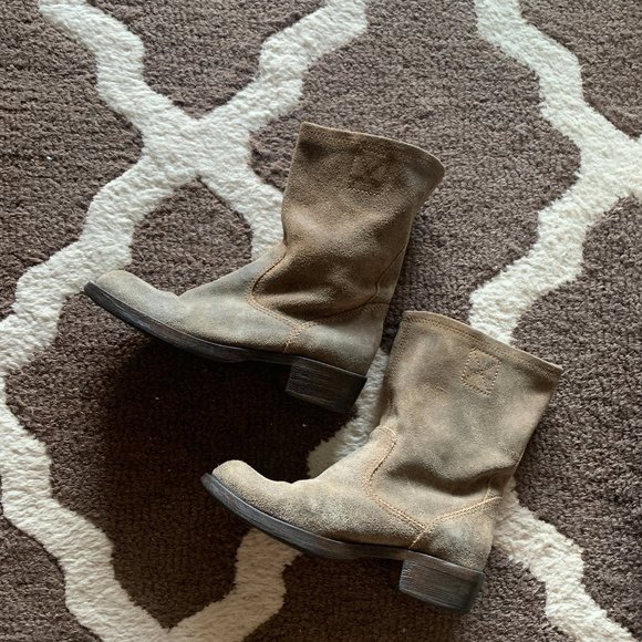 WOMEN'S STEVE MADDEN BOOT SIZE 8 - Picture 4 of 6